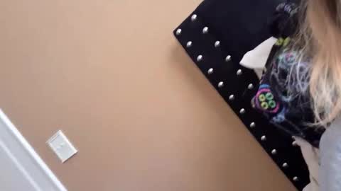 Ophelia online show from 11-02-25, 04:53