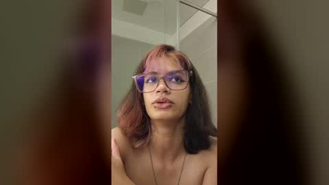 Snapshot of sukulaurens chatting on 12-16-25, 04:50 Suku Ren online show from 12-16-25, 04:50