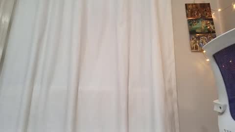 Snapshot of sullyniko chatting on 11-08-25, 09:35 Niko online show from 11-08-25, 09:35