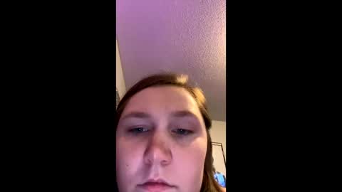 Snapshot of sum645700 chatting on 02-18-25, 03:42 sum - maybe online show from 02-18-25, 03:42