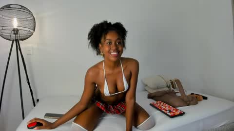 Snapshot of sum___ chatting on 05-18-26, 01:13 SUM online show from 05-18-26, 01:13