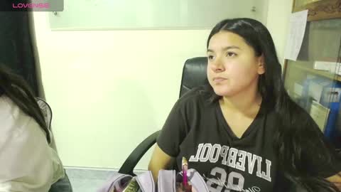 Snapshot of summer_girls01 chatting on 02-14-25, 10:14 summer_girls01 online show from 02-14-25, 10:14