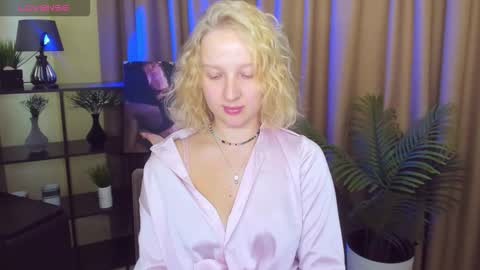 Snapshot of summerjem chatting on 11-08-25, 08:36 summerjem online show from 11-08-25, 08:36