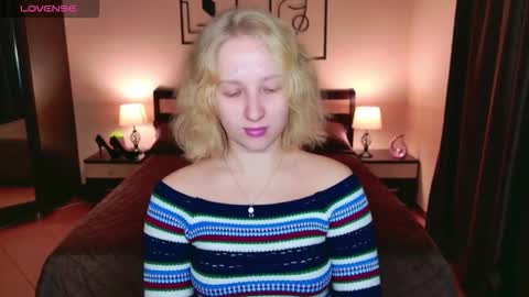 Snapshot of summerjem chatting on 11-11-25, 04:01 summerjem online show from 11-11-25, 04:01