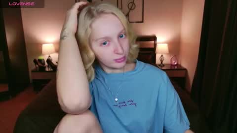 Snapshot of summerjem chatting on 11-28-25, 04:59 summerjem online show from 11-28-25, 04:59