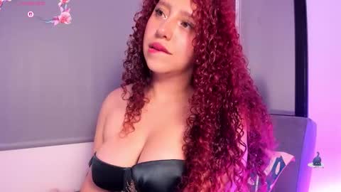 Snapshot of summerofthemoon chatting on 10-16-25, 10:55 Summer online show from 10-16-25, 10:55