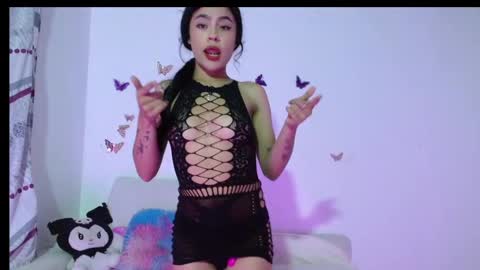 Snapshot of summerpurple chatting on 11-16-25, 01:55 SUMMER online show from 11-16-25, 01:55