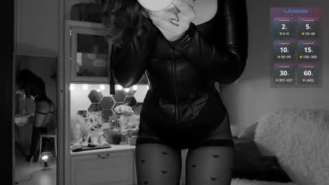 Miss Nelly online show from 02-16-25, 01:03