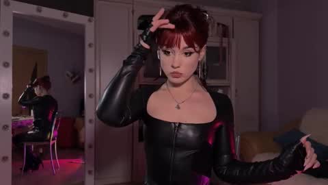 Snapshot of sun_for_you chatting on 01-11-26, 06:57 Miss Nelly online show from 01-11-26, 06:57