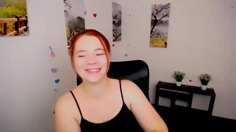 Snapshot of sun_lovely chatting on 10-14-25, 01:01 Alexi online show from 10-14-25, 01:01
