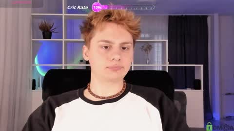 Snapshot of sunburn_boy chatting on 06-06-26, 04:33 Emilio online show from 06-06-26, 04:33