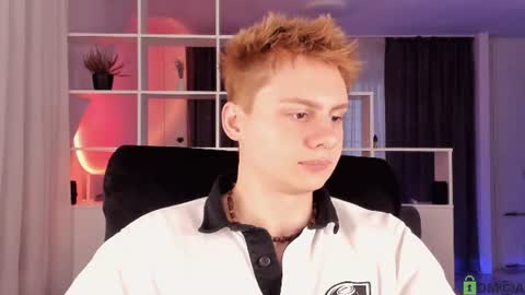 Snapshot of sunburn_boy chatting on 06-19-26, 05:50 Emilio online show from 06-19-26, 05:50