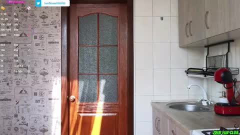 Tina. Im topless model  online show from 02-12-25, 08:59