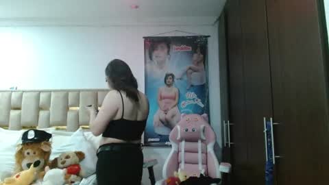 Snapshot of sunflower_dance chatting on 05-07-26, 10:37 Jeraldine online show from 05-07-26, 10:37