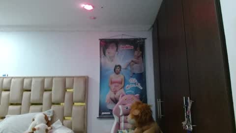 Snapshot of sunflower_dance chatting on 05-12-26, 11:13 Jeraldine online show from 05-12-26, 11:13