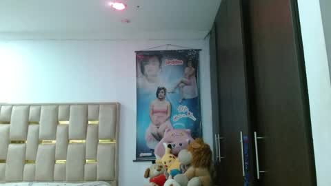 Snapshot of sunflower_dance chatting on 05-18-26, 10:37 Jeraldine online show from 05-18-26, 10:37