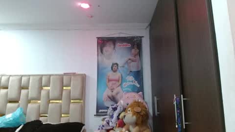 Snapshot of sunflower_dance chatting on 05-20-26, 10:38 Jeraldine online show from 05-20-26, 10:38