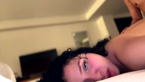 Snapshot of sunflowerxo chatting on 02-13-25, 10:02 Sofie online show from 02-13-25, 10:02