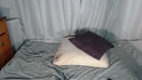 Snapshot of sunloveandwe chatting on 02-08-25, 04:57 Mistress Eve online show from 02-08-25, 04:57