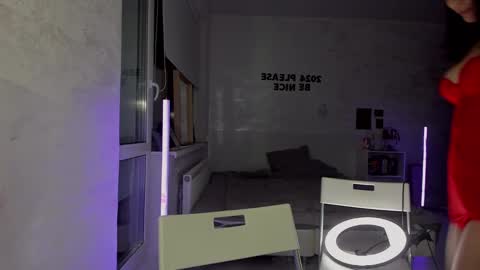 Snapshot of sunlovedamily chatting on 12-10-24, 10:26 Amy online show from 12-10-24, 10:26