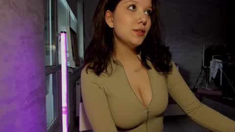 Snapshot of sunlovedamily chatting on 02-05-25, 01:22 Amy online show from 02-05-25, 01:22