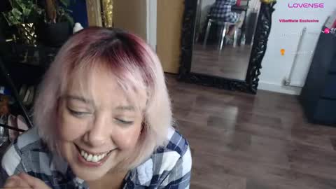 Snapshot of sunni_hottie chatting on 02-19-25, 02:33 Sunni Knight online show from 02-19-25, 02:33