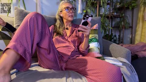 Hi Im Sunnie - Next show Friday August 1 online show from 09-24-25, 04:16