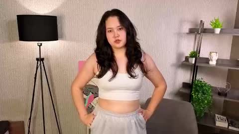 Kiki online show from 11-26-25, 12:17