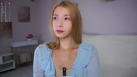 Lily online show from 11-09-25, 03:32