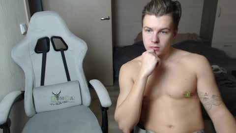 Alice and Sergey online show from 02-18-25, 04:59