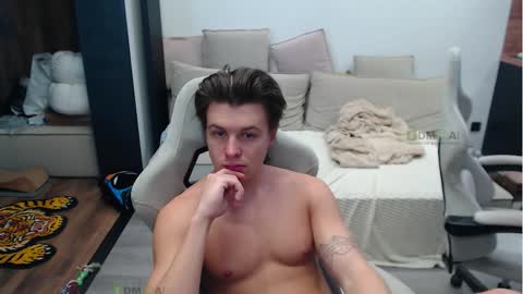 Alice and Sergey online show from 01-12-26, 10:42