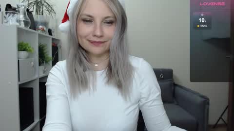 Naomi online show from 12-25-24, 01:31