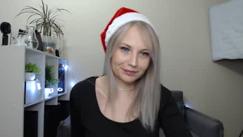 Naomi online show from 12-25-24, 08:07