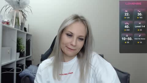 Naomi online show from 02-18-25, 04:05