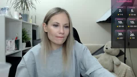 Naomi online show from 11-28-25, 03:53