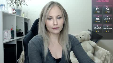 Naomi online show from 12-04-25, 04:55