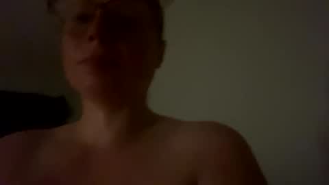 Sunny Clementine online show from 10-27-25, 03:54