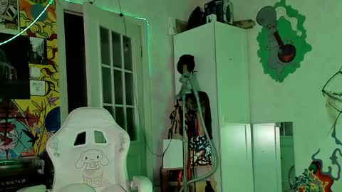 Sunny online show from 09-25-25, 07:39