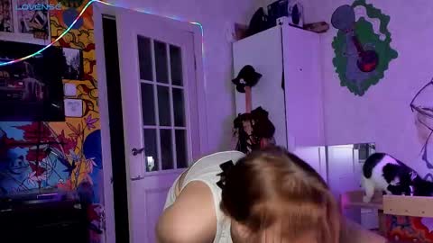 Sunny online show from 10-16-25, 05:47