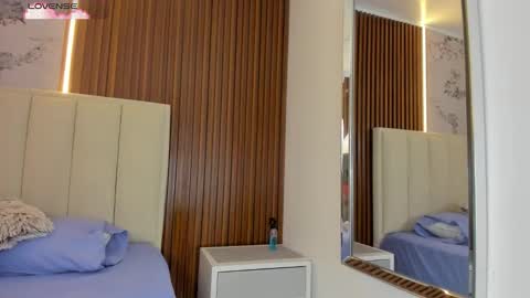  S U N N Y online show from 11-21-25, 02:49