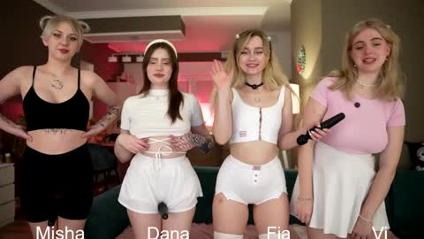 Fia  -  TG -  Mia -  Alice -  online show from 01-05-25, 02:17