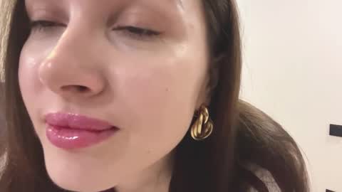 Christina online show from 12-18-25, 08:09