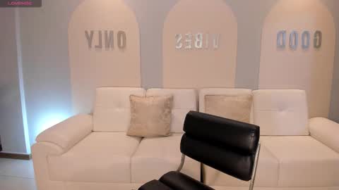 Sunny Rivers online show from 10-21-25, 06:08