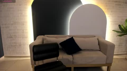 Snapshot of sunnyrivers_ chatting on 03-11-26, 06:25 Sunny Rivers online show from 03-11-26, 06:25