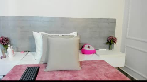 sunnywhitee online show from 09-22-25, 07:16