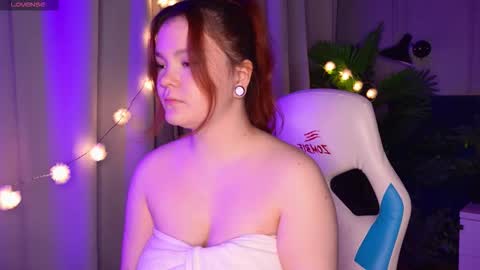 Snapshot of sunrise_enny chatting on 10-04-25, 06:50 sunrise_enny online show from 10-04-25, 06:50