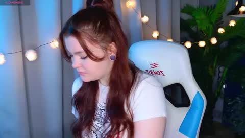 Snapshot of sunrise_enny chatting on 10-18-25, 07:03 sunrise_enny online show from 10-18-25, 07:03