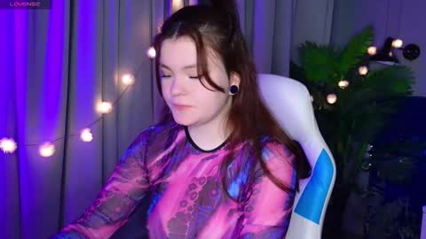 Snapshot of sunrise_enny chatting on 12-15-25, 07:18 sunrise_enny online show from 12-15-25, 07:18