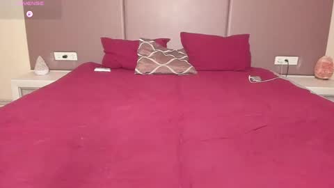 Effie Beautiful girl and Sunsay lucky boy online show from 05-21-26, 11:12