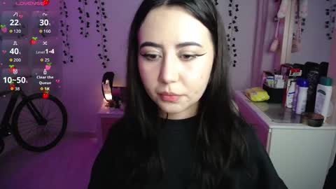 Snapshot of sunset_pienk chatting on 12-20-25, 05:58 Sunset online show from 12-20-25, 05:58